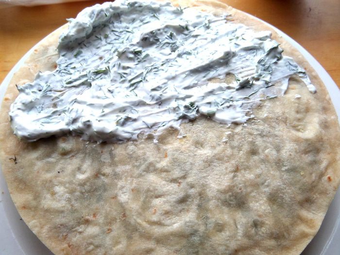 Торт из лосося с прослойкой из хачапури