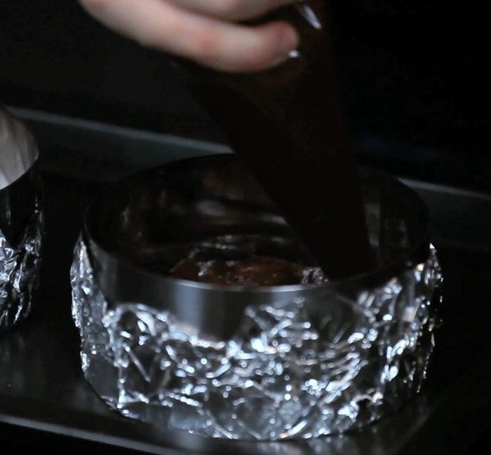 Шоколадное пирожное с ромом и лаймом