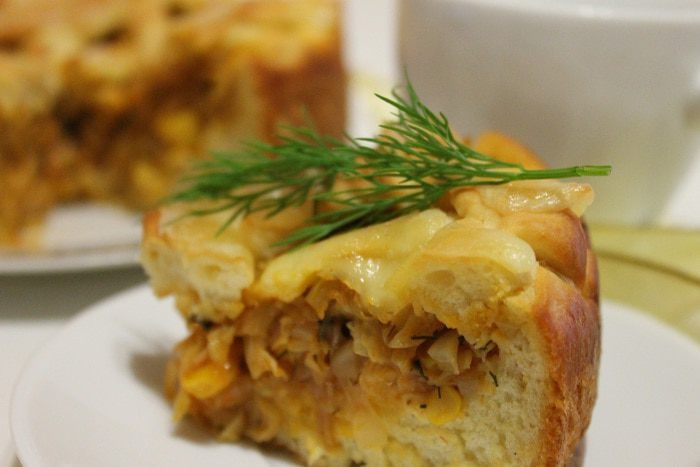 Пирог с капустой и кукурузой