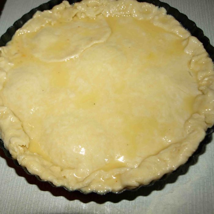 Пирог с беконом и яйцами