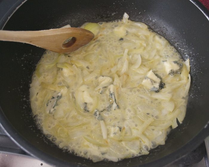 Мидии по-адмиральски (Moules au roquefort)