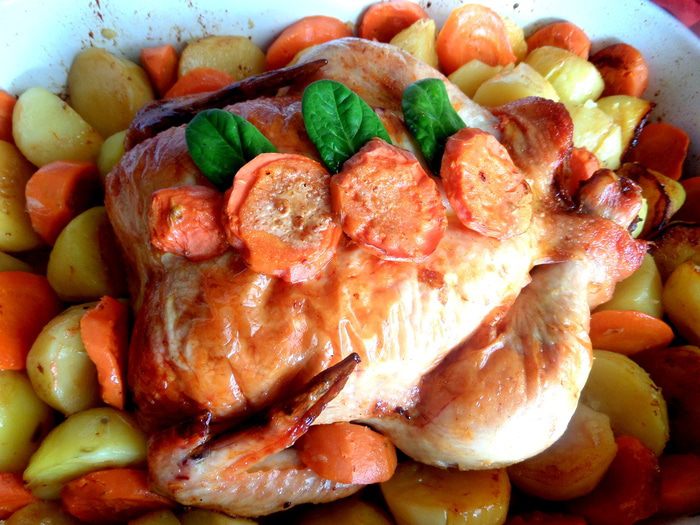 Курица с морковью и картофелем