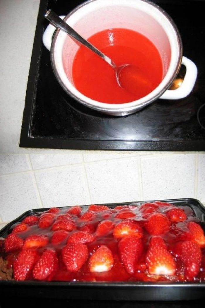 Шоколадные пирожные с клубникой в желе 
