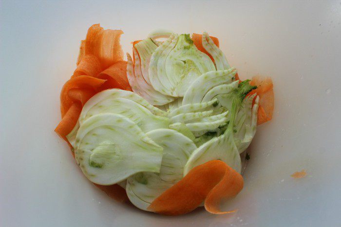 Запеченные перепела с фенхелем и морковью