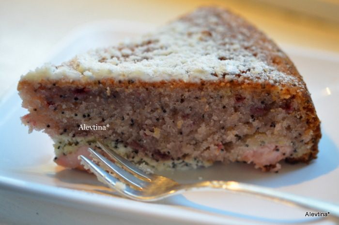 Быстрый кекс с маком и вареньем 