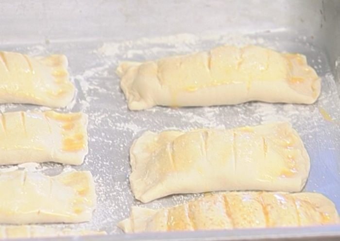Булочки с творогом и изюмом