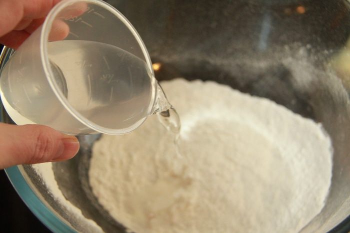 Хлеб с полбой и цукатами