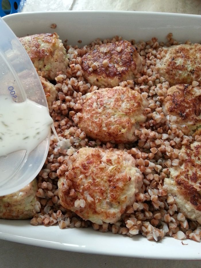 Гречневая запеканка с куриными шариками