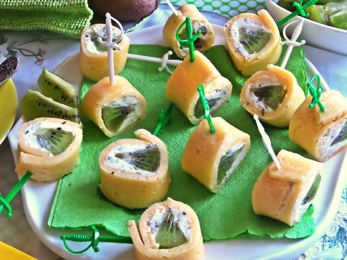Сырные рулетики с киви