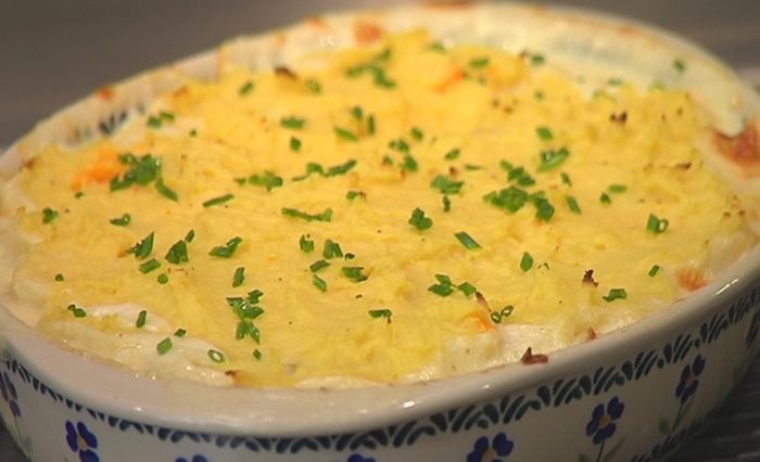 Рыбный пирог со сливочной начинкой