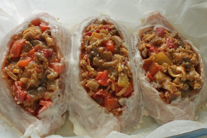 Лодочки из куриного филе с овощами