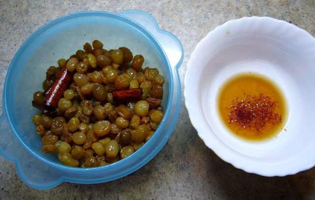 Кулич на сливках и желтках с шафраном