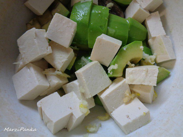 Нежный мусс из авокадо с тофу