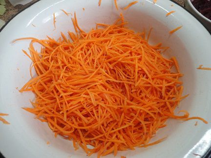 Корейский салат с орехами