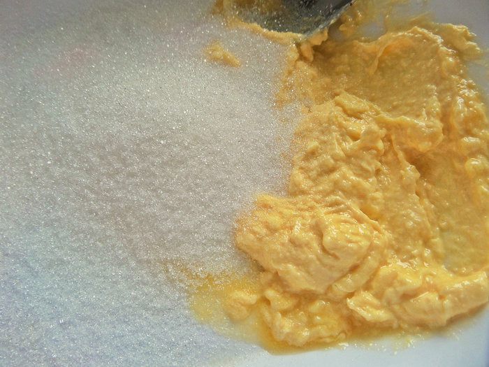 Пирог «Черешня в ореховом тесте»