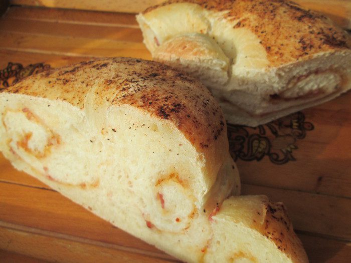 Античная закрытая пицца «Лукана»