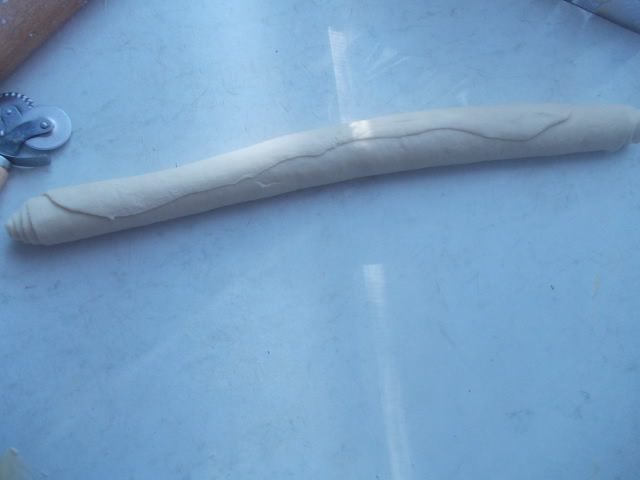 Мини-пироги с квашеной капустой и грибами