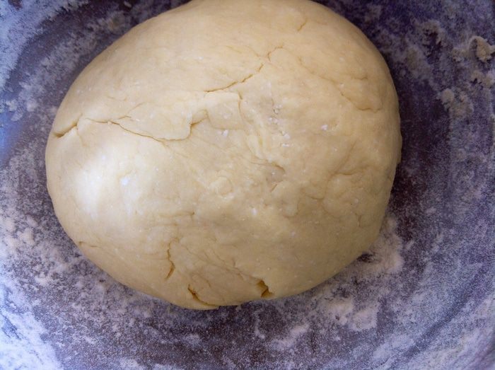 Лепешка из творожного теста с сыром и зеленью