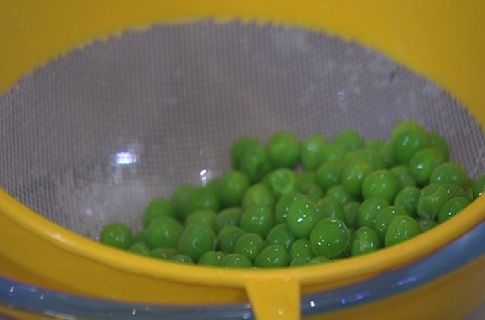 Салат из свежих овощей с мятой