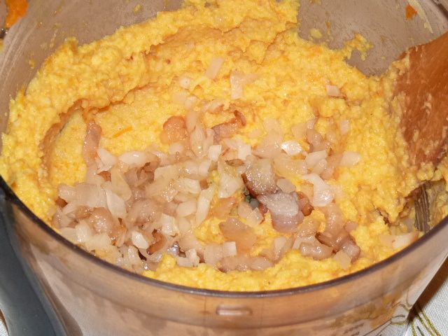 Золотистая картофельная бабка