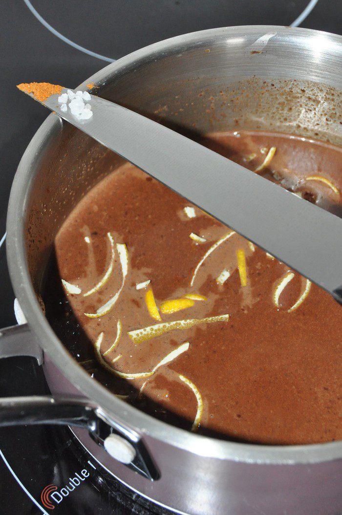 Какао с ромом и чили