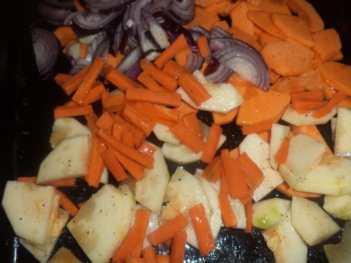 Теплый салат из тыквы, моркови и свеклы