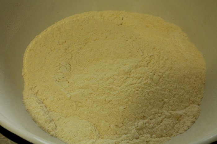 Кукурузня коврижка с зеленью
