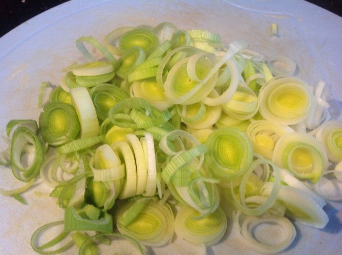 Запеканка из говядины с пореем и хреном