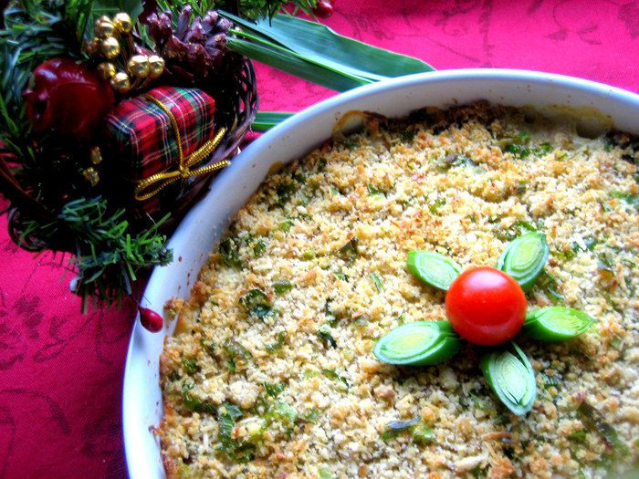 Овощи под сырной крошкой