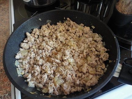 Пироги с мясом, капустой и фасолью