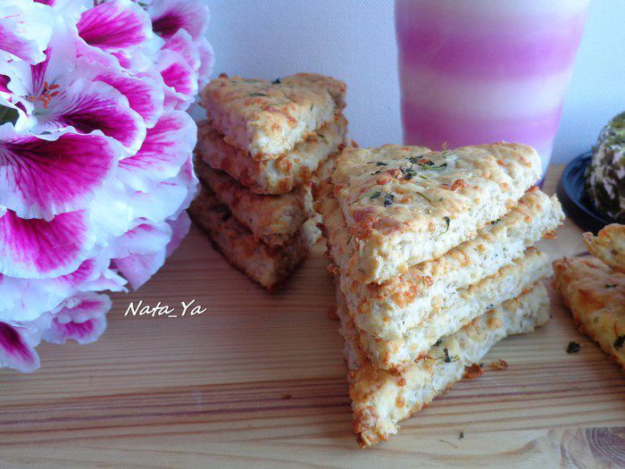 Дачные сконы с тимьяном