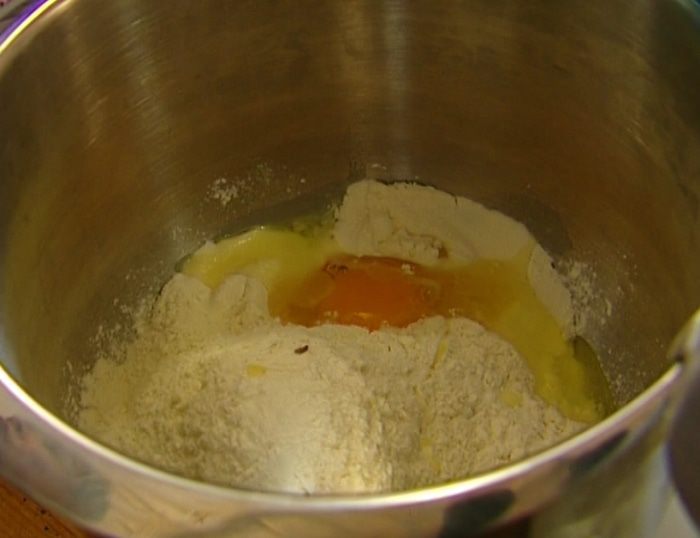 Творожные пончики с изюмом