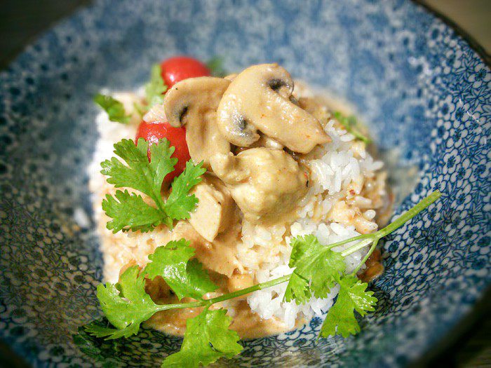 Быстрый куриный гуляш в арахисовом соусе