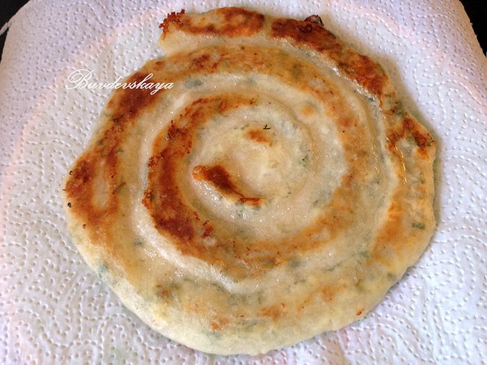 Спиралевидные лепешки с творогом и сыром 