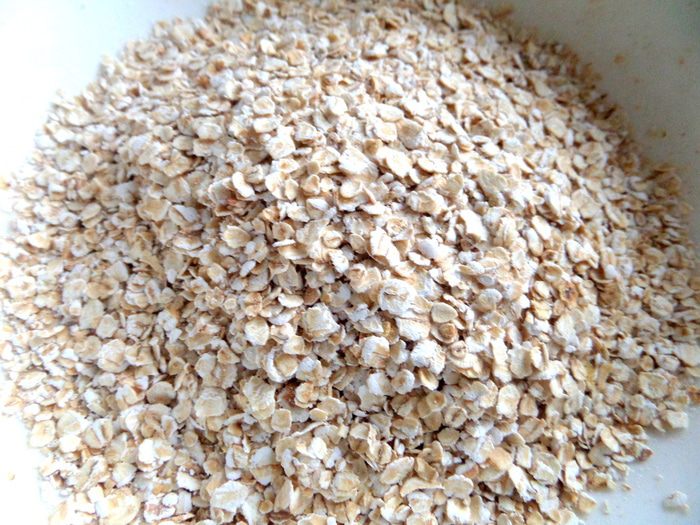 Яблоки, запеченные под овсяным крамблом