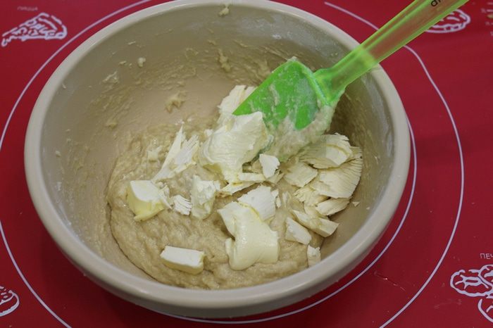 Бриоши с изюмом