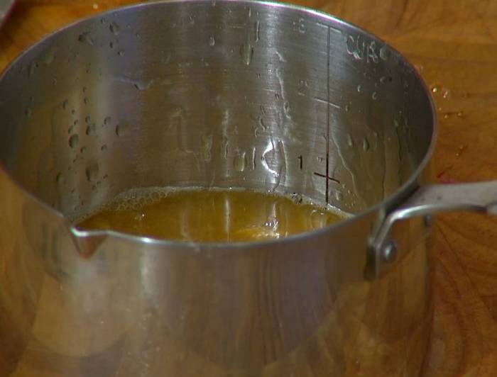 Салат со свеклой, анчоусами и грецкими орехами