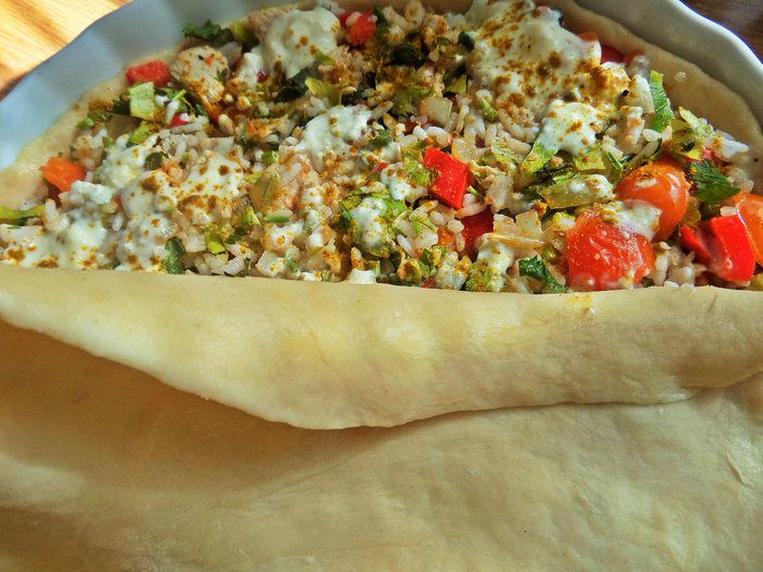 Закрытый пирог с рисом и курицей