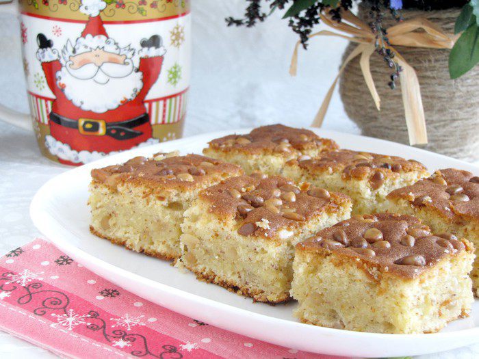 Кекс с кедровыми орешками