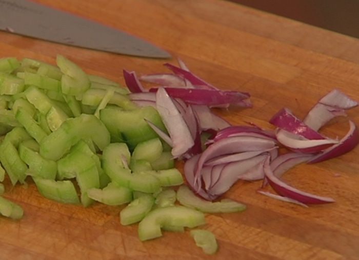 Греческий салат с перловкой 