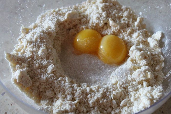 Песочный пирог с шоколадом