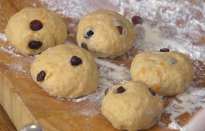 Пасхальные булочки с творогом
