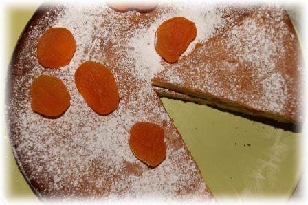 Творожник с белым шоколадом и курагой