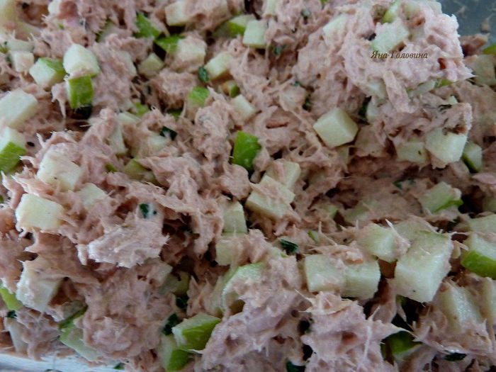 Тунец с яблоком