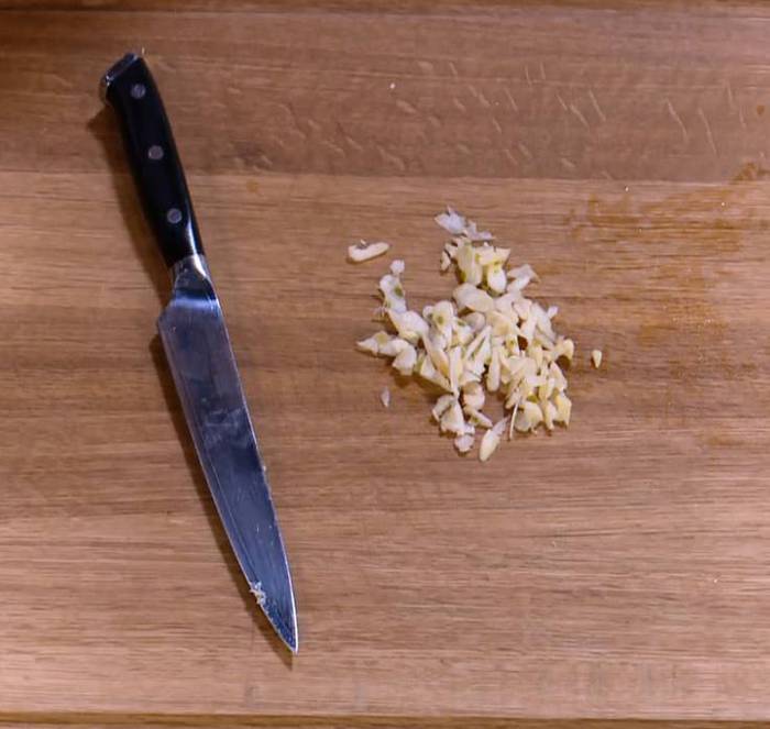 Мясная кесадилья с сыром и помидорами черри 