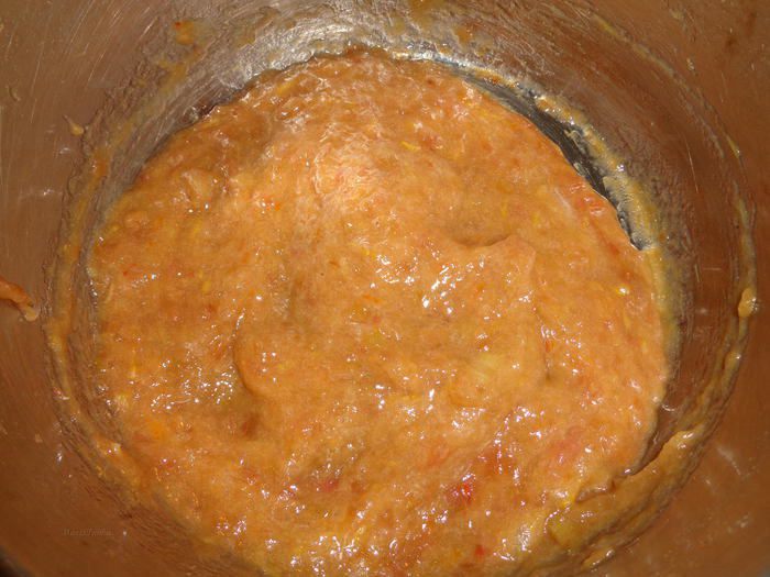 Сахарное печенье с курдом из ревеня, глазированное помадкой