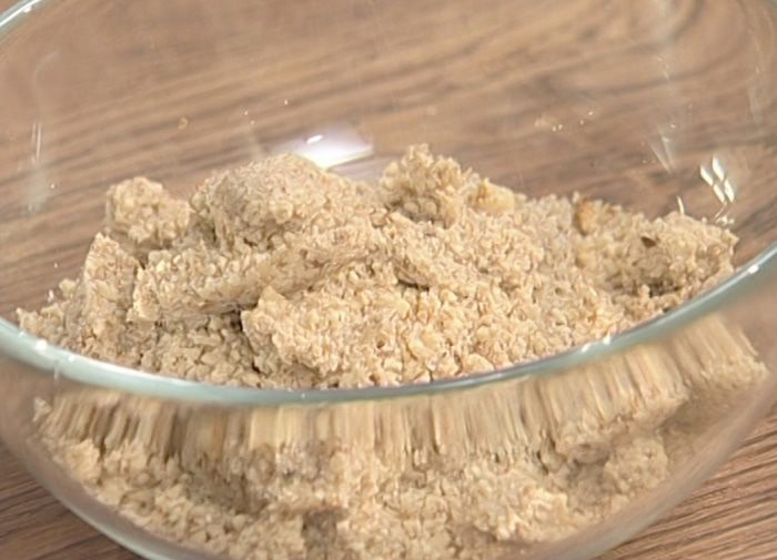 Шоколадный торт с грецкими орехами