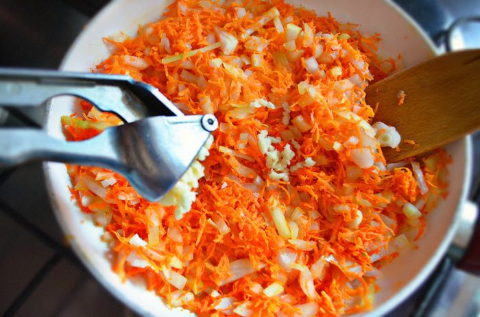 Пасхальное мясное кольцо с перепелиными яйцами по-польски