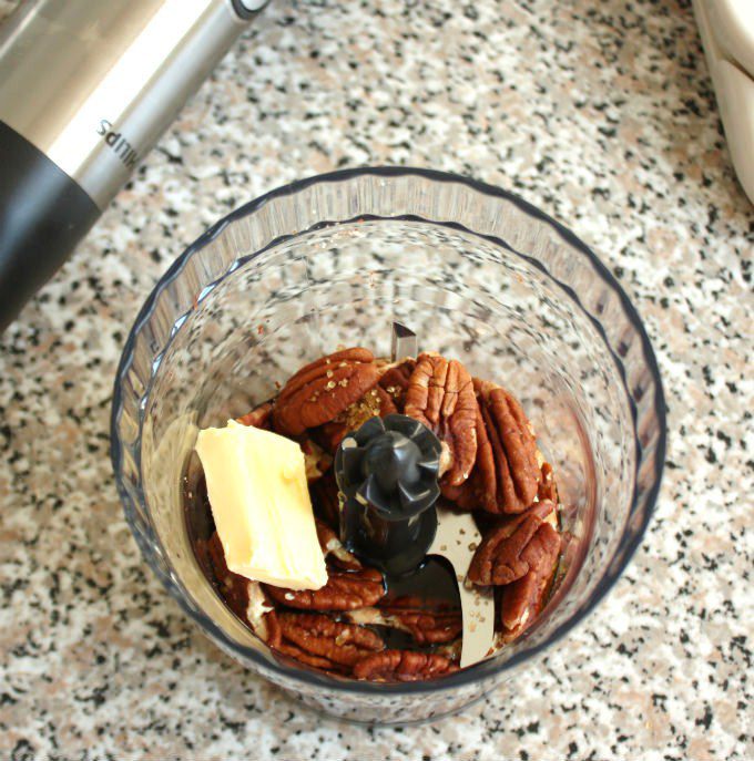 Датские булочки с пеканом и кленовым сиропом