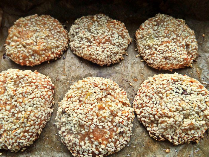 Арахисовое печенье с шоколадом и фруктами